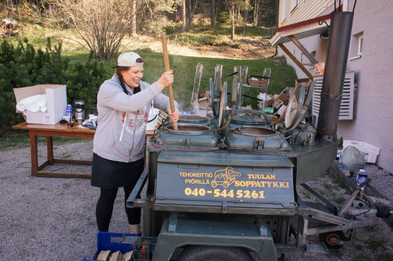 Preparing salmon soup at Bodom Trail start