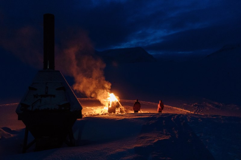 Easter bonfire at Sälka cabin along Kungsleden